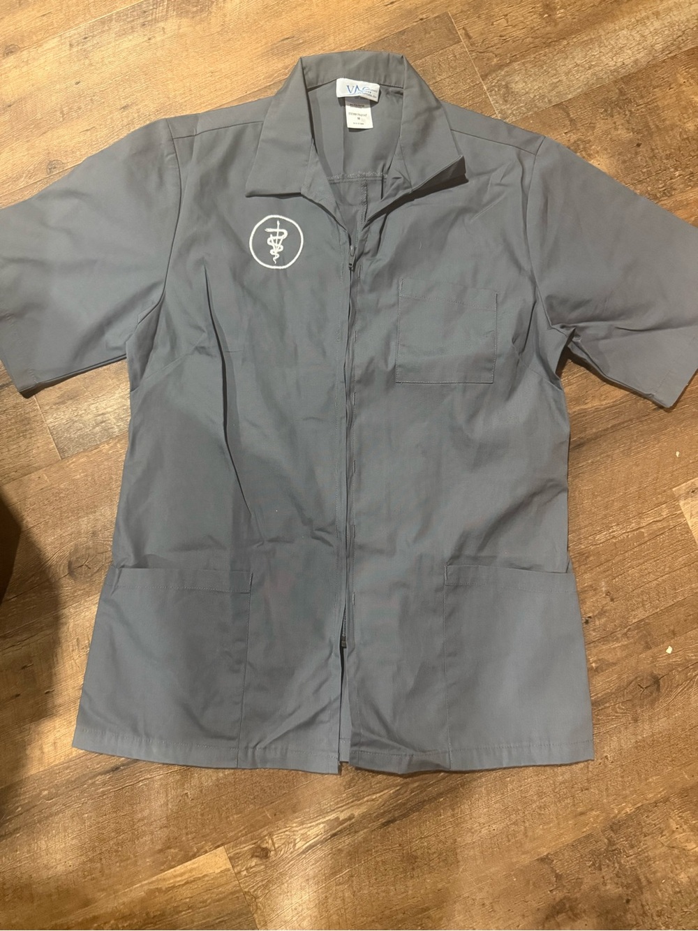 Veterinary Apparel Co. Gray Medical Zip-Front Scrub Jacket with White Caduceus